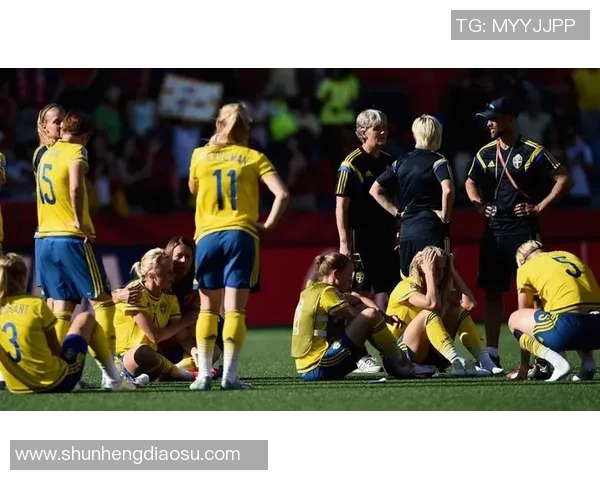 荷兰女足与雅典女足激战正酣谁能在这场较量中笑到最后 荷兰女足与雅典女足激战正酣谁能在这场较量中笑到最后